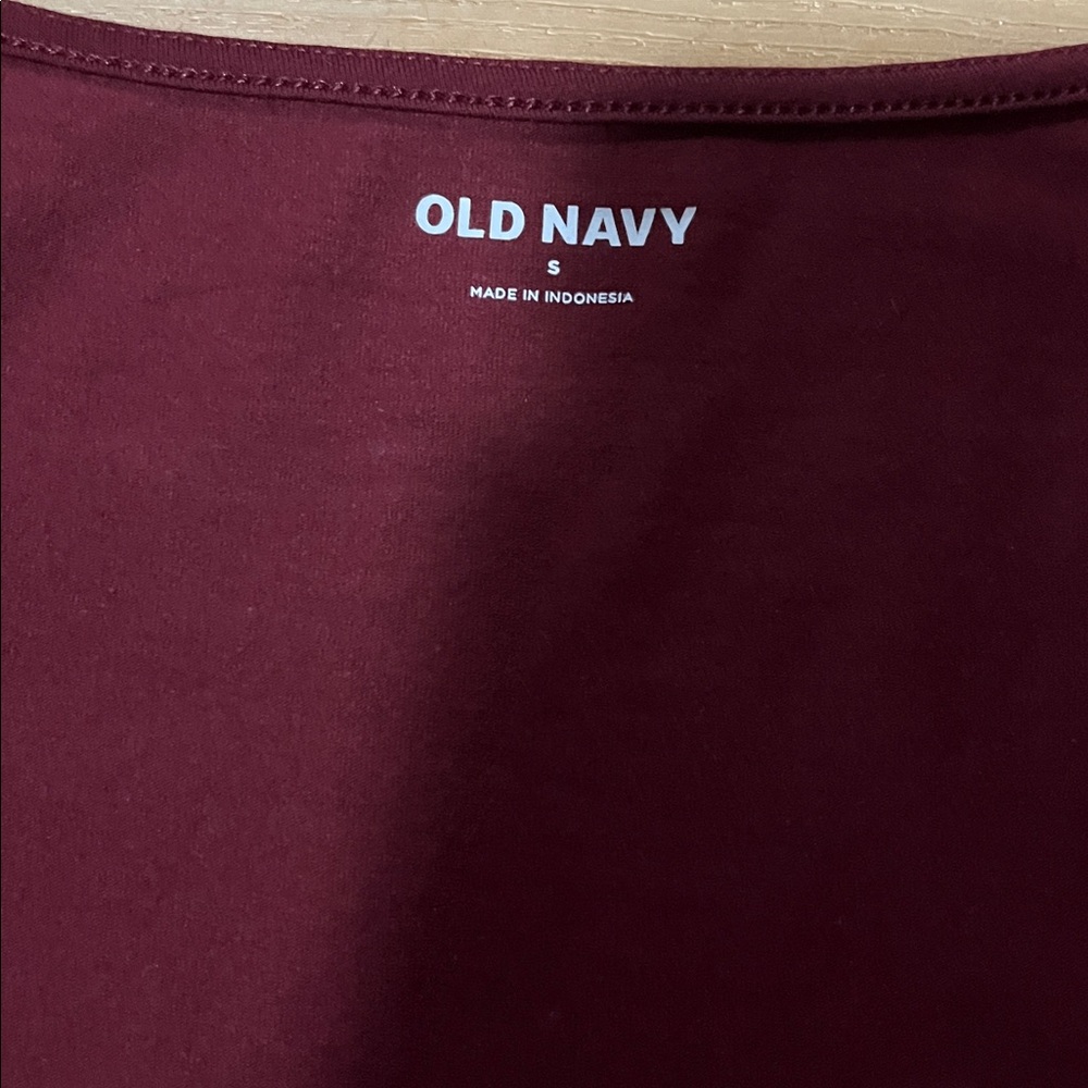 Old Navy Women's Deep Red Long Sleeve Tee - Picture 3 of 3